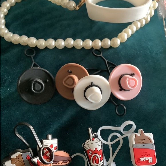 ✨ Stanley Straw Toppers & Accessories – NEW, Never Used! ✨ - Picture 4 of 4